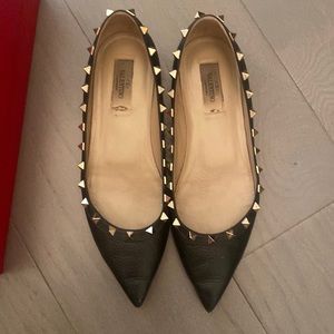 Valentino Rockstud pointed toe flat 38.5